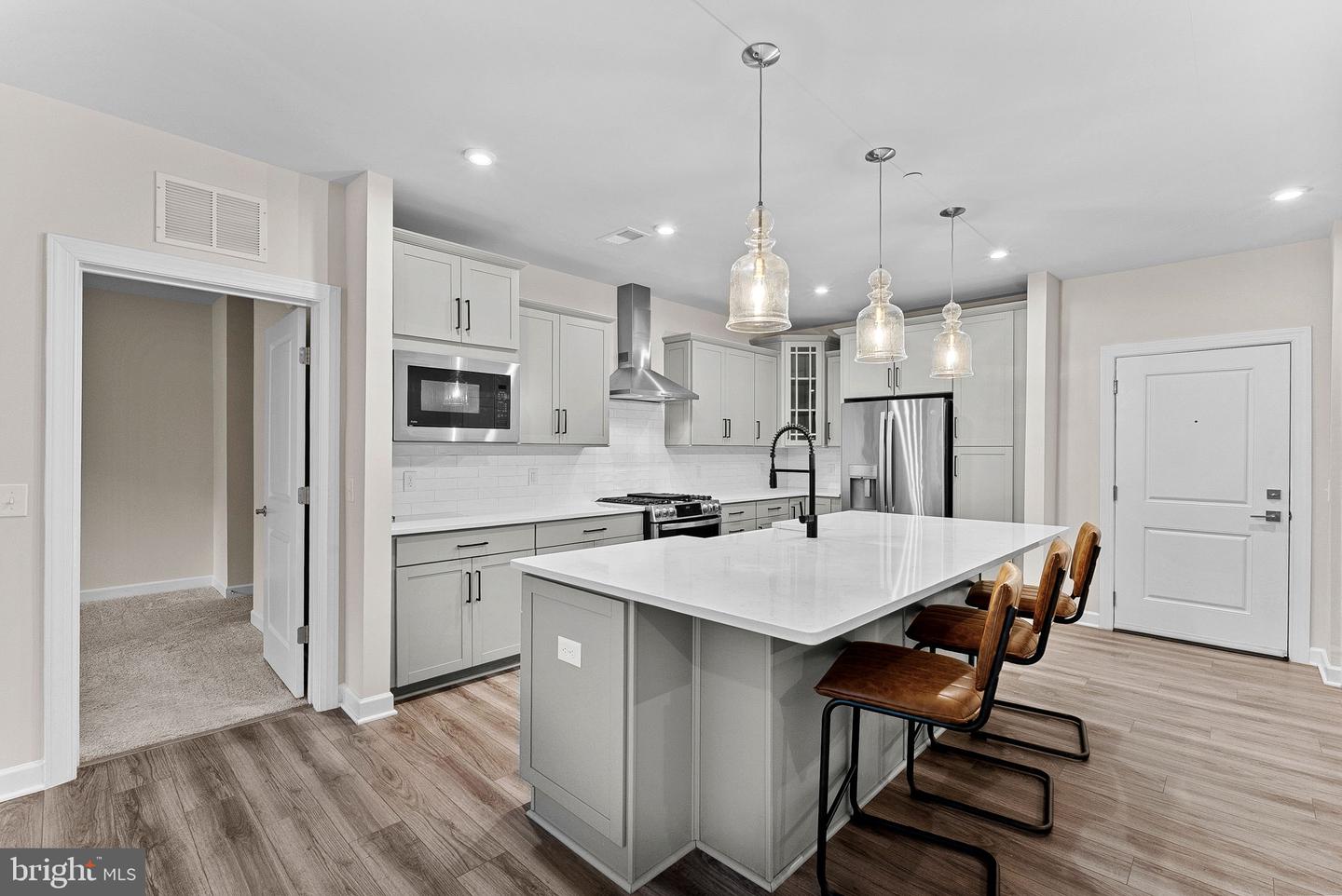 3925 FAIR RIDGE DR #305, FAIRFAX, Virginia 22033, 2 Bedrooms Bedrooms, ,2 BathroomsBathrooms,Residential,For sale,3925 FAIR RIDGE DR #305,VAFX2269974 MLS # VAFX2269974