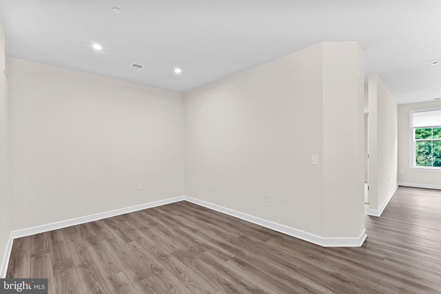 3925 FAIR RIDGE DR #305, FAIRFAX, Virginia 22033, 2 Bedrooms Bedrooms, ,2 BathroomsBathrooms,Residential,For sale,3925 FAIR RIDGE DR #305,VAFX2269974 MLS # VAFX2269974