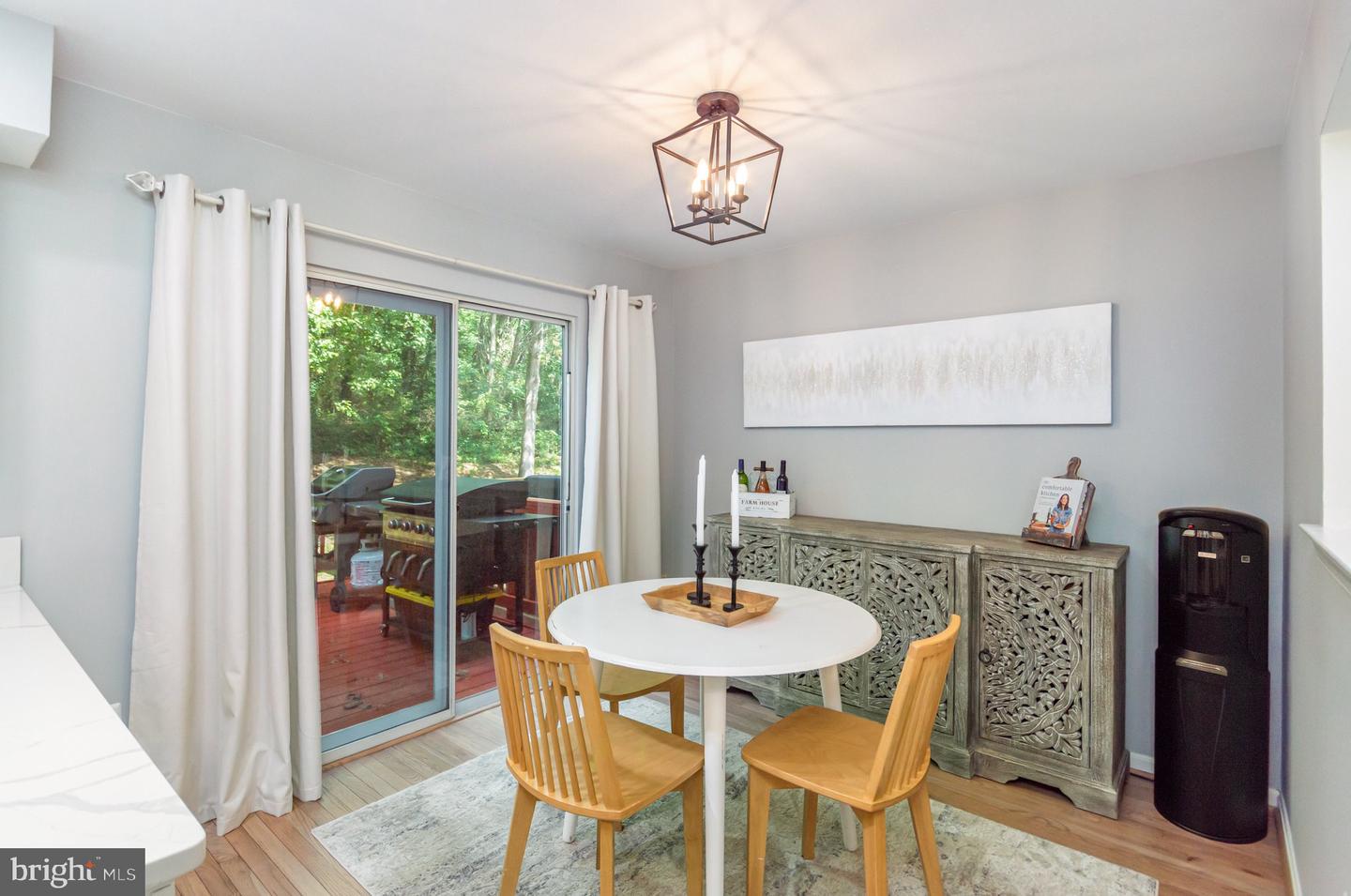 5606 GLENWOOD MEWS DR, ALEXANDRIA, Virginia 22315, 3 Bedrooms Bedrooms, ,2 BathroomsBathrooms,Residential,For sale,5606 GLENWOOD MEWS DR,VAFX2270006 MLS # VAFX2270006