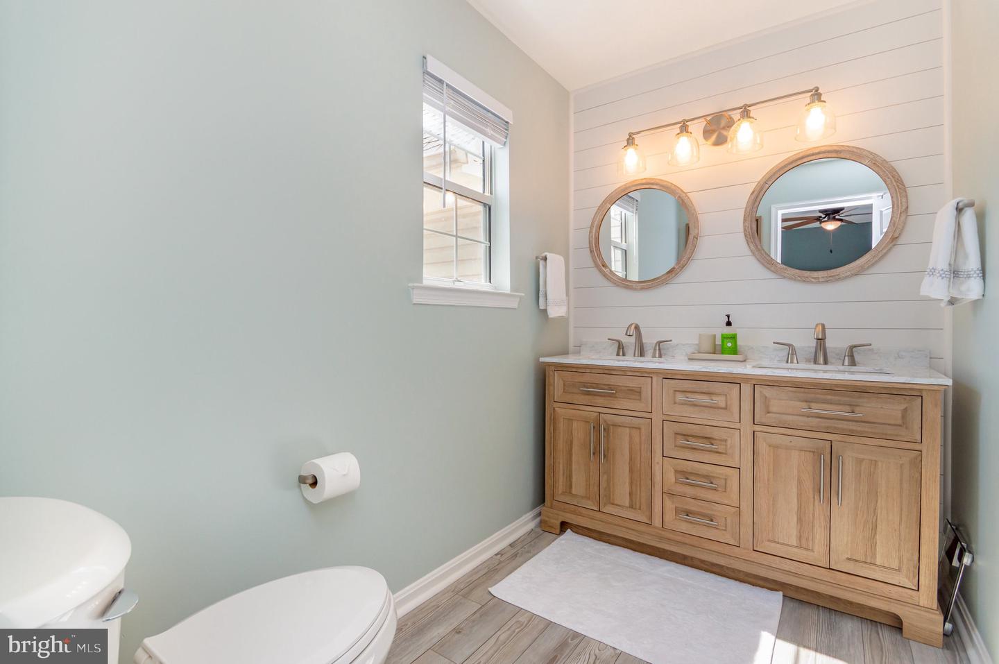 5606 GLENWOOD MEWS DR, ALEXANDRIA, Virginia 22315, 3 Bedrooms Bedrooms, ,2 BathroomsBathrooms,Residential,For sale,5606 GLENWOOD MEWS DR,VAFX2270006 MLS # VAFX2270006