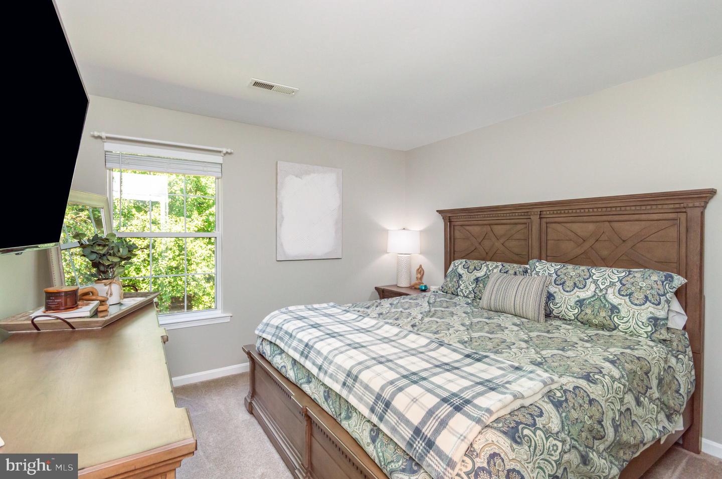 5606 GLENWOOD MEWS DR, ALEXANDRIA, Virginia 22315, 3 Bedrooms Bedrooms, ,2 BathroomsBathrooms,Residential,For sale,5606 GLENWOOD MEWS DR,VAFX2270006 MLS # VAFX2270006