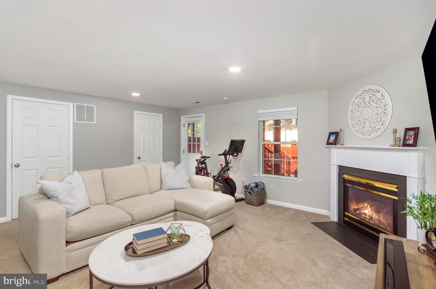 5606 GLENWOOD MEWS DR, ALEXANDRIA, Virginia 22315, 3 Bedrooms Bedrooms, ,2 BathroomsBathrooms,Residential,For sale,5606 GLENWOOD MEWS DR,VAFX2270006 MLS # VAFX2270006