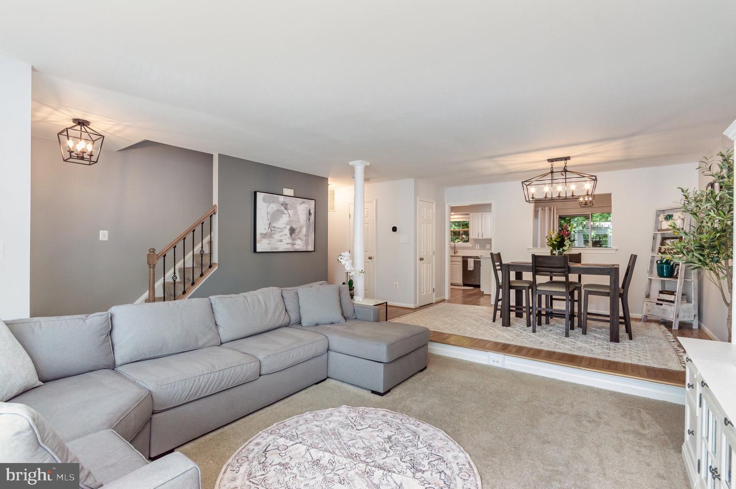 5606 GLENWOOD MEWS DR, ALEXANDRIA, Virginia 22315, 3 Bedrooms Bedrooms, ,2 BathroomsBathrooms,Residential,For sale,5606 GLENWOOD MEWS DR,VAFX2270006 MLS # VAFX2270006