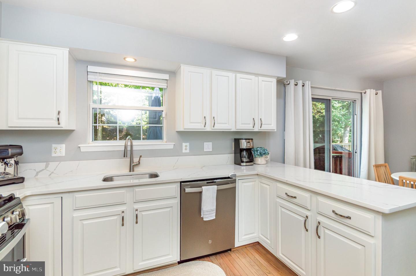 5606 GLENWOOD MEWS DR, ALEXANDRIA, Virginia 22315, 3 Bedrooms Bedrooms, ,2 BathroomsBathrooms,Residential,For sale,5606 GLENWOOD MEWS DR,VAFX2270006 MLS # VAFX2270006