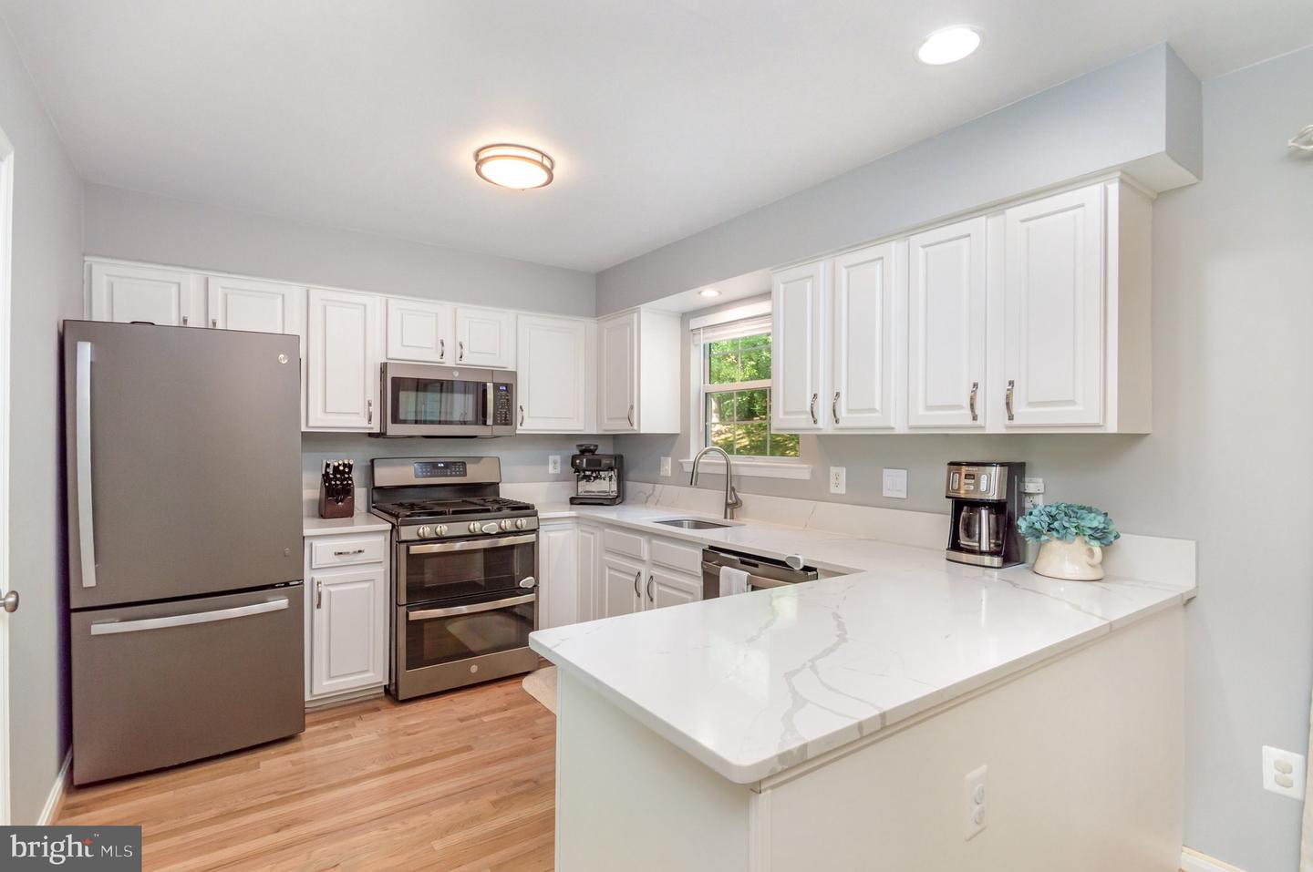 5606 GLENWOOD MEWS DR, ALEXANDRIA, Virginia 22315, 3 Bedrooms Bedrooms, ,2 BathroomsBathrooms,Residential,For sale,5606 GLENWOOD MEWS DR,VAFX2270006 MLS # VAFX2270006