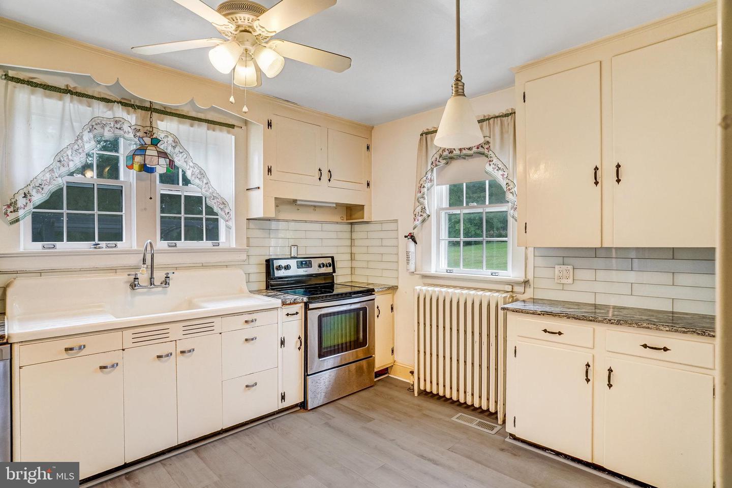 9040 GRANT AVE, MANASSAS, Virginia 20110, 3 Bedrooms Bedrooms, ,2 BathroomsBathrooms,Residential,For sale,9040 GRANT AVE,VAMN2009432 MLS # VAMN2009432