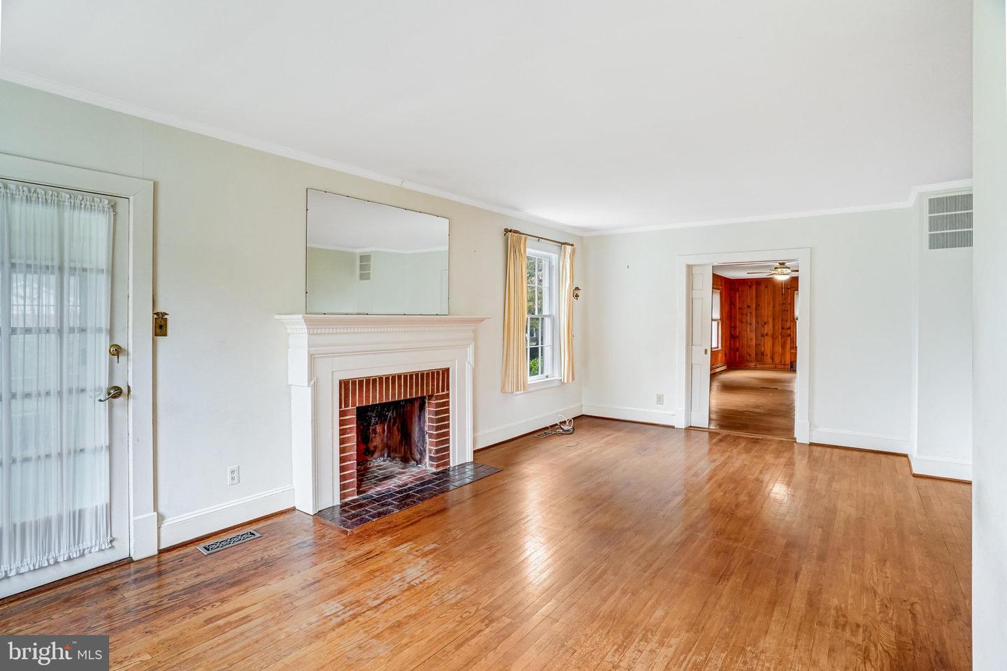 9040 GRANT AVE, MANASSAS, Virginia 20110, 3 Bedrooms Bedrooms, ,2 BathroomsBathrooms,Residential,For sale,9040 GRANT AVE,VAMN2009432 MLS # VAMN2009432