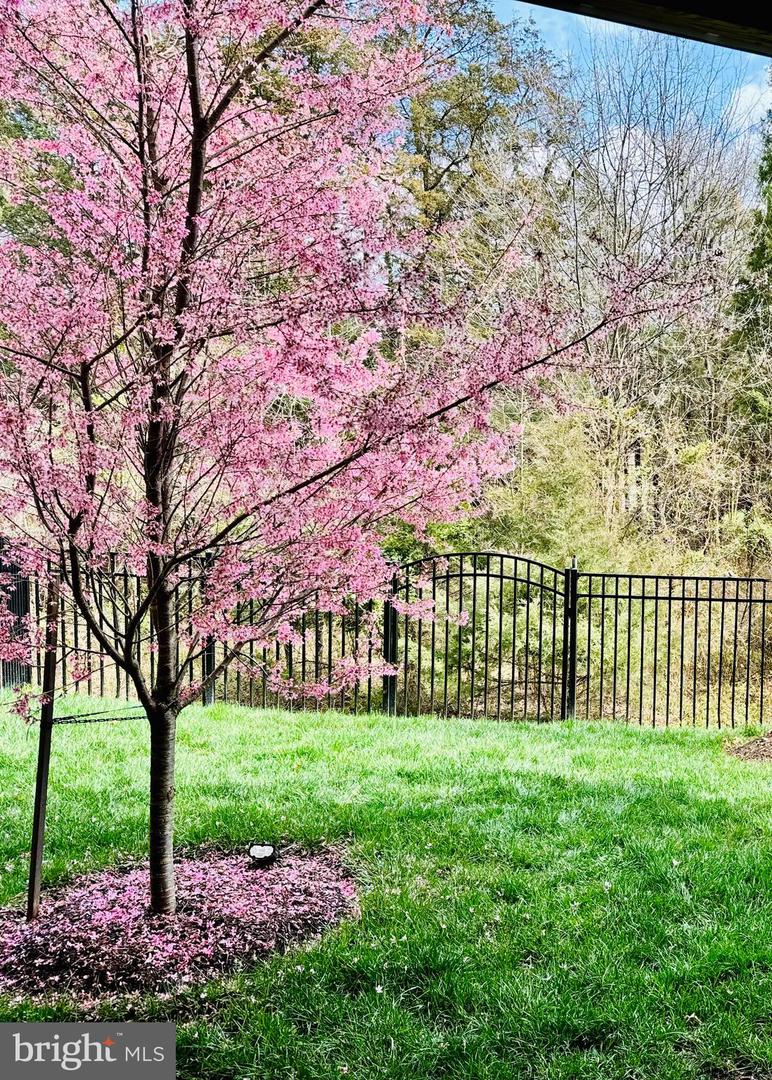 23056 SULLIVANS COVE SQ, BRAMBLETON, Virginia 20148, 3 Bedrooms Bedrooms, ,2 BathroomsBathrooms,Residential,For sale,23056 SULLIVANS COVE SQ,VALO2107926 MLS # VALO2107926
