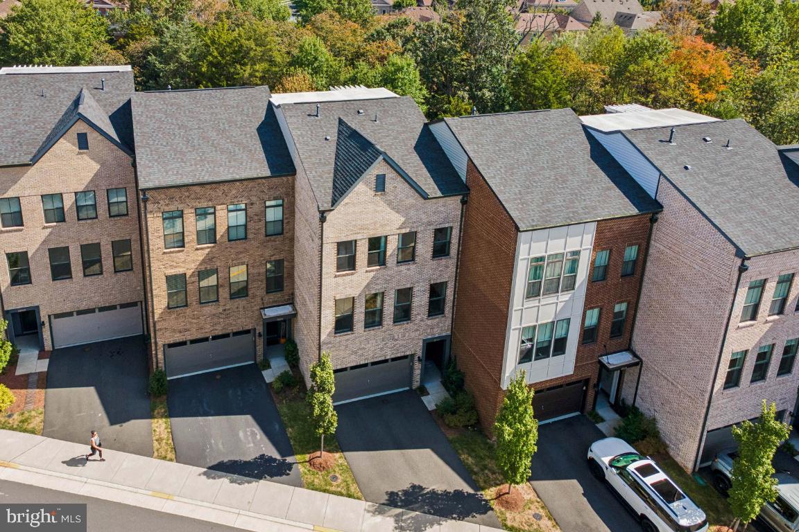 23056 SULLIVANS COVE SQ, BRAMBLETON, Virginia 20148, 3 Bedrooms Bedrooms, ,2 BathroomsBathrooms,Residential,For sale,23056 SULLIVANS COVE SQ,VALO2107926 MLS # VALO2107926