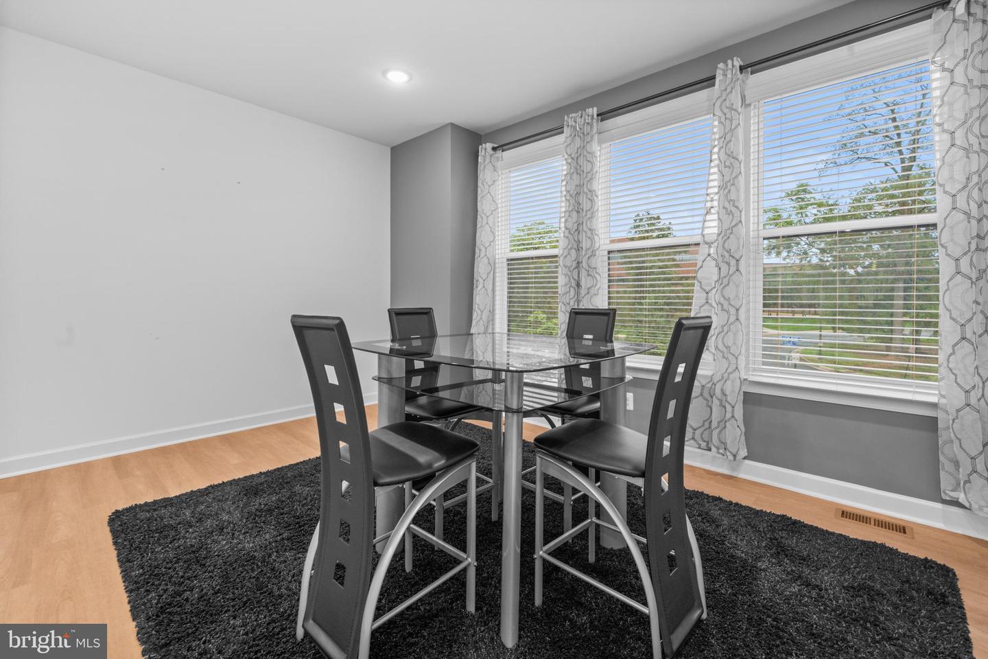 14303 YESLER AVE, CHANTILLY, Virginia 20151, 3 Bedrooms Bedrooms, 8 Rooms Rooms,3 BathroomsBathrooms,Residential,For sale,14303 YESLER AVE,VAFX2270114 MLS # VAFX2270114