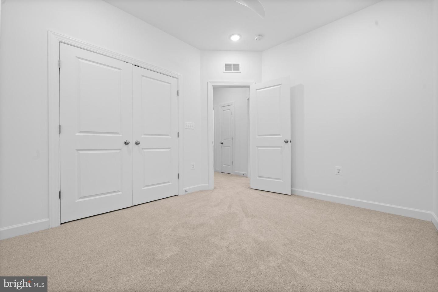 14303 YESLER AVE, CHANTILLY, Virginia 20151, 3 Bedrooms Bedrooms, 8 Rooms Rooms,3 BathroomsBathrooms,Residential,For sale,14303 YESLER AVE,VAFX2270114 MLS # VAFX2270114