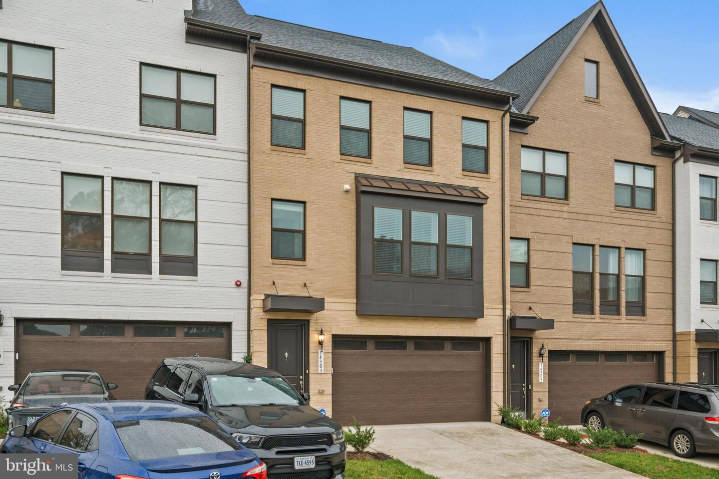 14303 YESLER AVE, CHANTILLY, Virginia 20151, 3 Bedrooms Bedrooms, 8 Rooms Rooms,3 BathroomsBathrooms,Residential,For sale,14303 YESLER AVE,VAFX2270114 MLS # VAFX2270114