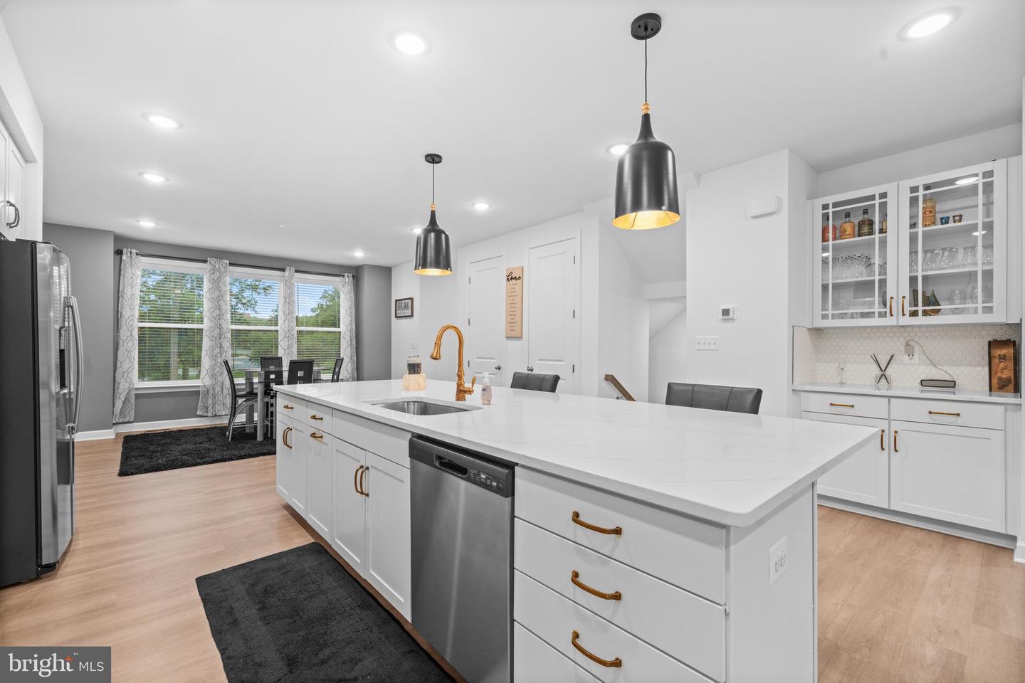 14303 YESLER AVE, CHANTILLY, Virginia 20151, 3 Bedrooms Bedrooms, 8 Rooms Rooms,3 BathroomsBathrooms,Residential,For sale,14303 YESLER AVE,VAFX2270114 MLS # VAFX2270114