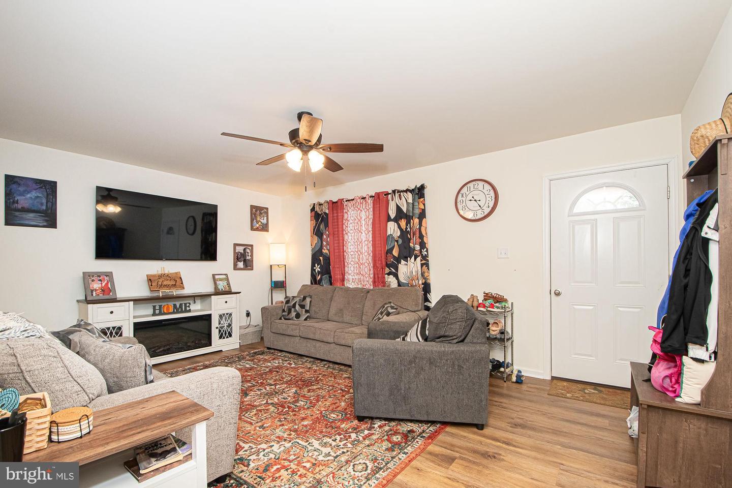 21 LILLEIGH CT, MAURERTOWN, Virginia 22644, 3 Bedrooms Bedrooms, 5 Rooms Rooms,2 BathroomsBathrooms,Residential,For sale,21 LILLEIGH CT,VASH2012664 MLS # VASH2012664