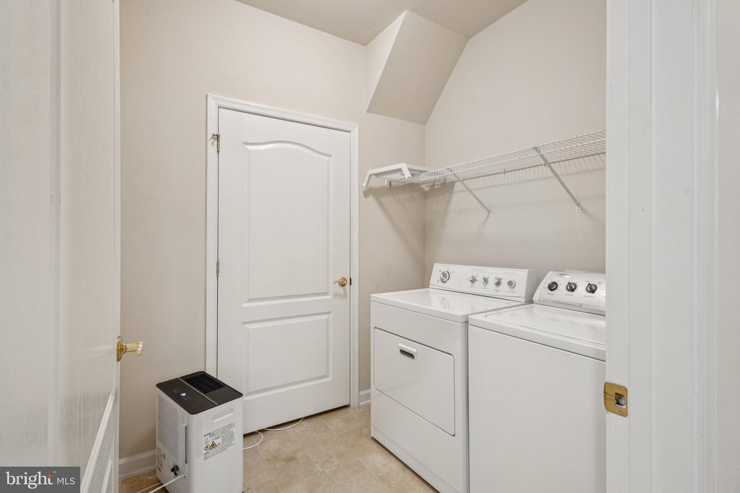 14000 GREENDALE DR, WOODBRIDGE, Virginia 22191, 3 Bedrooms Bedrooms, ,2 BathroomsBathrooms,Residential,For sale,14000 GREENDALE DR,VAPW2105122 MLS # VAPW2105122