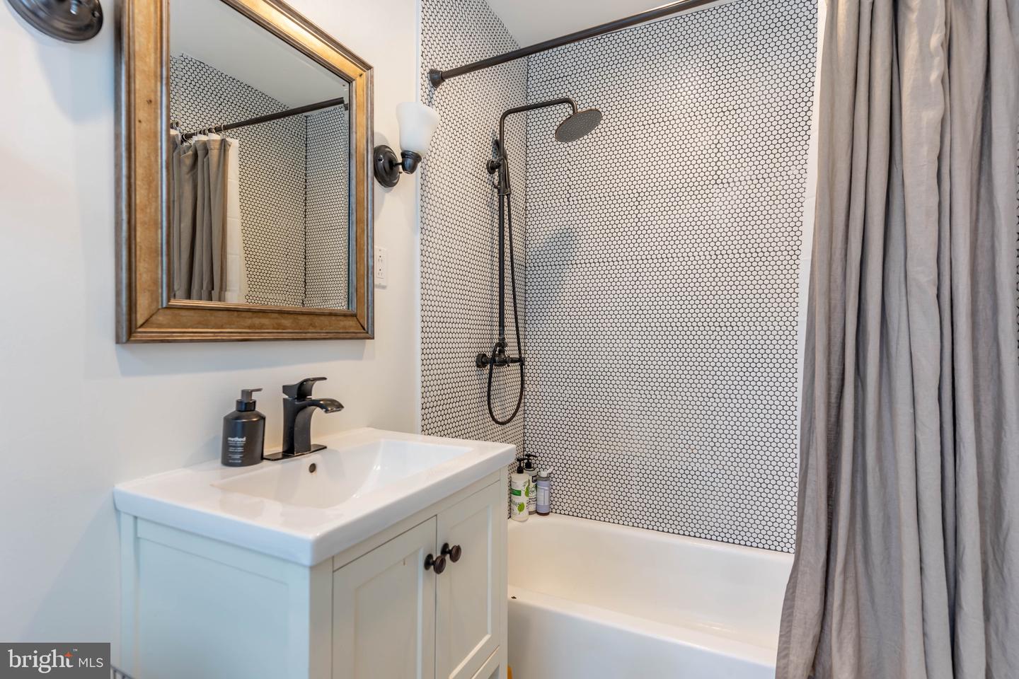 1822 15TH ST NW #103, WASHINGTON, District Of Columbia 20009, ,1 BathroomBathrooms,Residential,For sale,1822 15TH ST NW #103,DCDC2224930 MLS # DCDC2224930