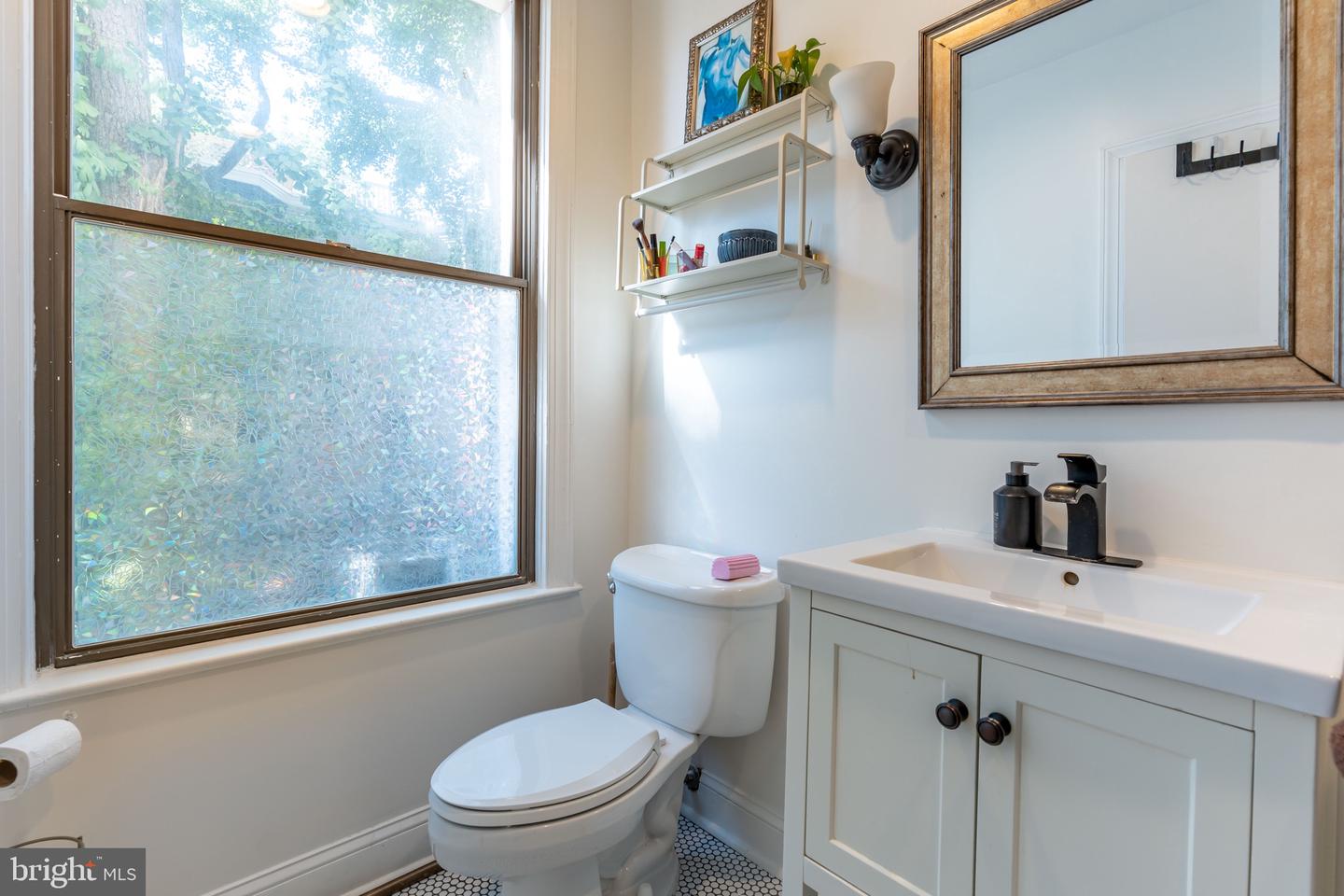 1822 15TH ST NW #103, WASHINGTON, District Of Columbia 20009, ,1 BathroomBathrooms,Residential,For sale,1822 15TH ST NW #103,DCDC2224930 MLS # DCDC2224930