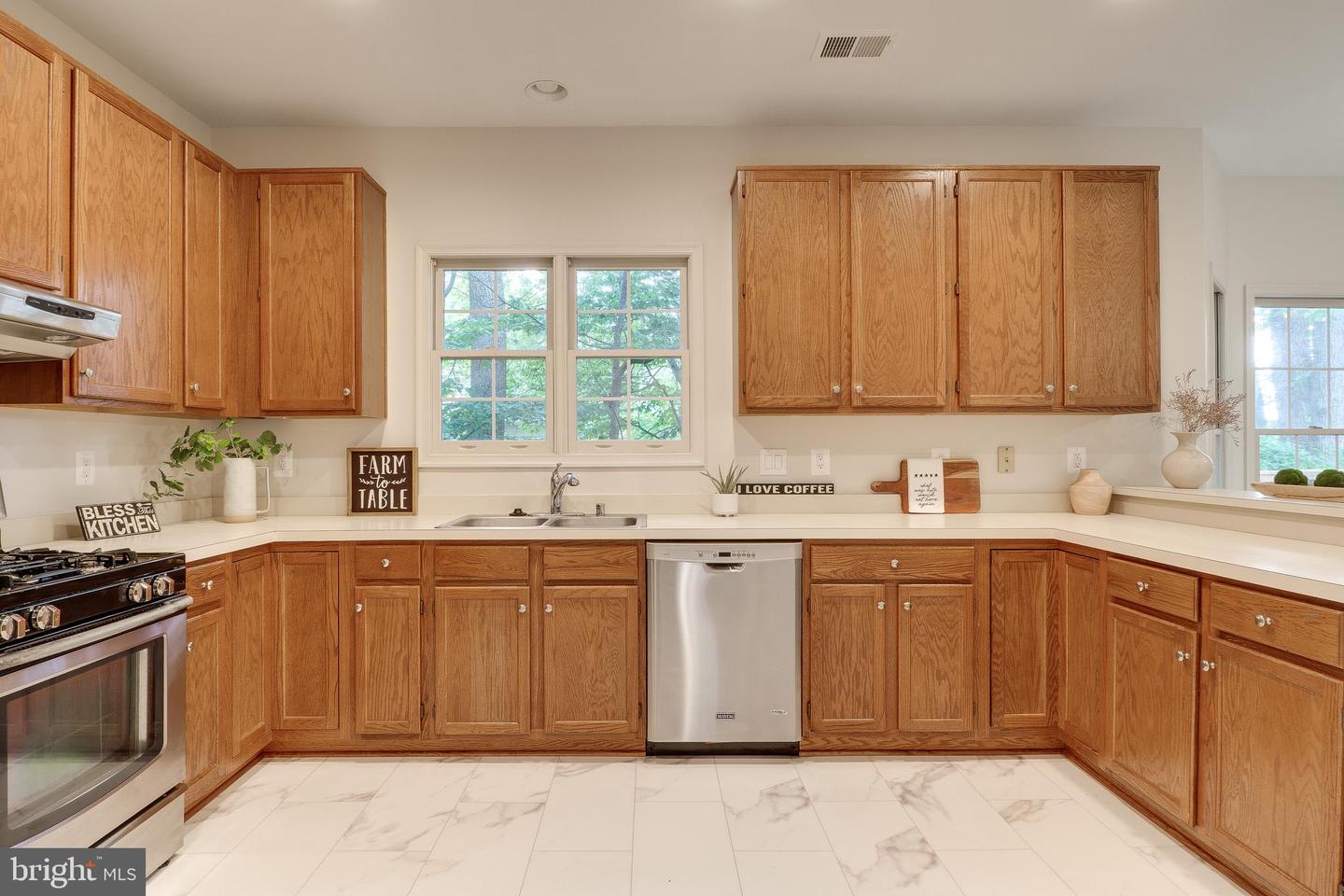 8004 CHIPPENHAM CT, FAIRFAX STATION, Virginia 22039, 4 Bedrooms Bedrooms, ,2 BathroomsBathrooms,Residential,For sale,8004 CHIPPENHAM CT,VAFX2270094 MLS # VAFX2270094