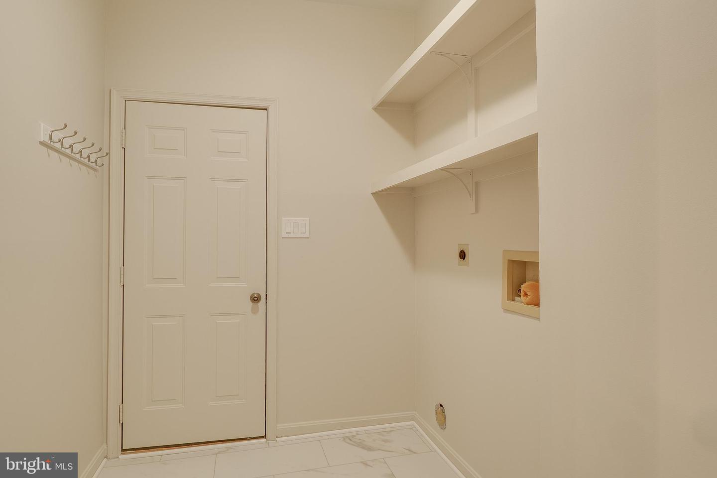 8004 CHIPPENHAM CT, FAIRFAX STATION, Virginia 22039, 4 Bedrooms Bedrooms, ,2 BathroomsBathrooms,Residential,For sale,8004 CHIPPENHAM CT,VAFX2270094 MLS # VAFX2270094