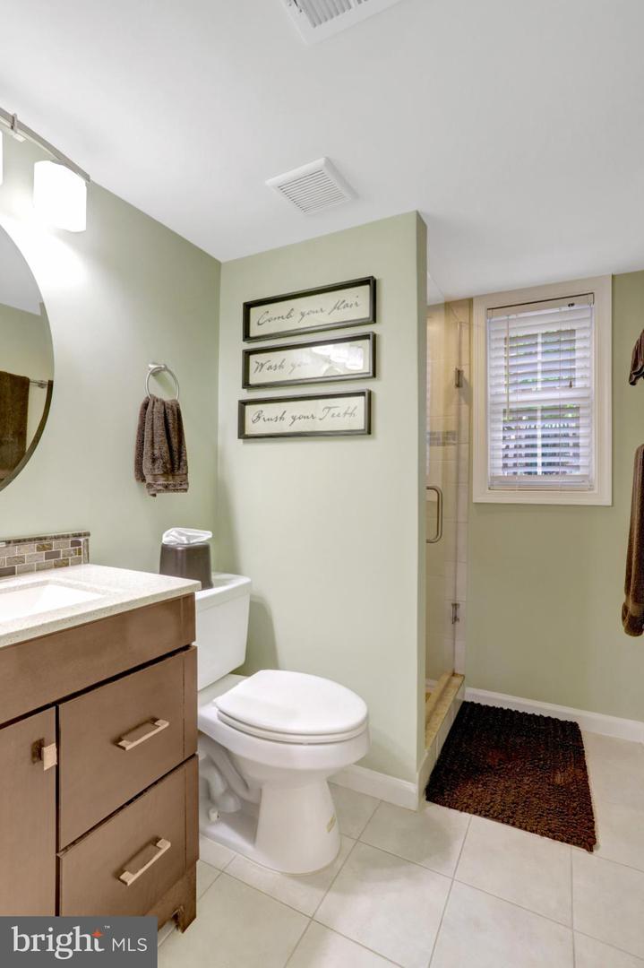 7501 WEXFORD PL, ALEXANDRIA, Virginia 22315, 3 Bedrooms Bedrooms, 5 Rooms Rooms,2 BathroomsBathrooms,Residential,For sale,7501 WEXFORD PL,VAFX2270100 MLS # VAFX2270100
