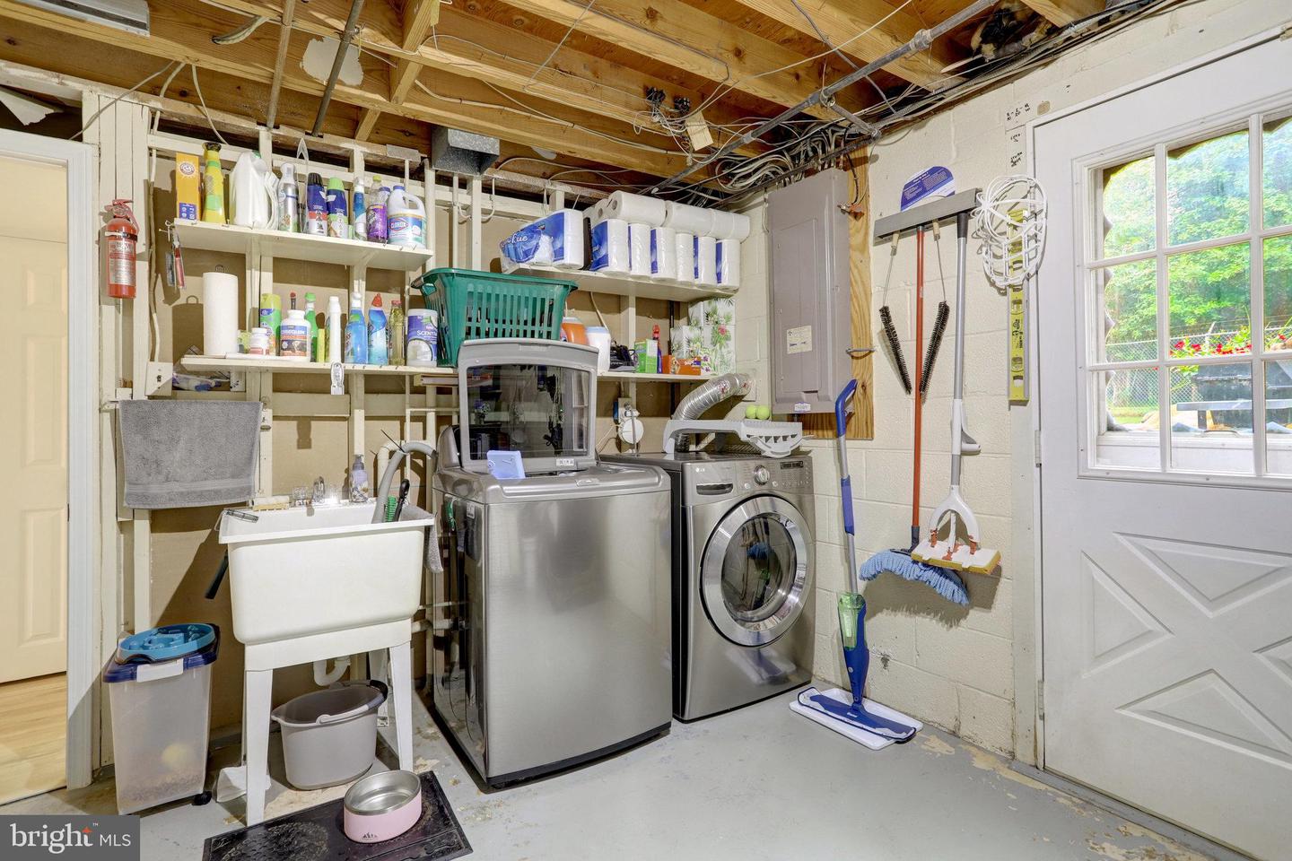 7501 WEXFORD PL, ALEXANDRIA, Virginia 22315, 3 Bedrooms Bedrooms, 5 Rooms Rooms,2 BathroomsBathrooms,Residential,For sale,7501 WEXFORD PL,VAFX2270100 MLS # VAFX2270100