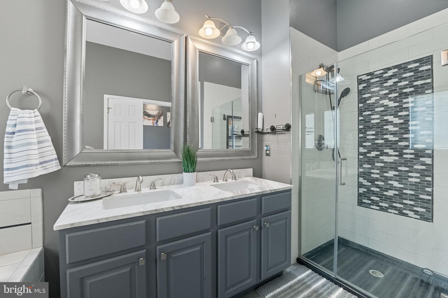 676 MCLEARY SQ SE, LEESBURG, Virginia 20175, 3 Bedrooms Bedrooms, ,2 BathroomsBathrooms,Residential,For sale,676 MCLEARY SQ SE,VALO2107970 MLS # VALO2107970