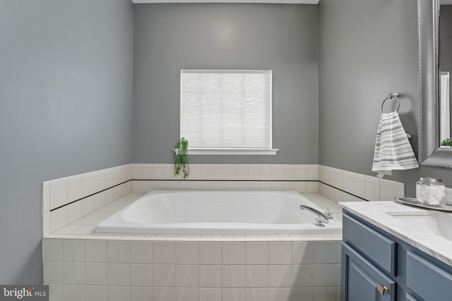 676 MCLEARY SQ SE, LEESBURG, Virginia 20175, 3 Bedrooms Bedrooms, ,2 BathroomsBathrooms,Residential,For sale,676 MCLEARY SQ SE,VALO2107970 MLS # VALO2107970
