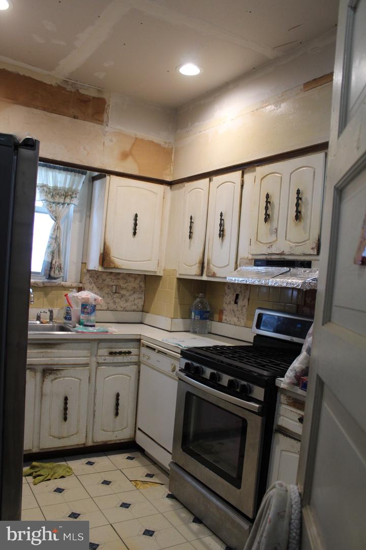 3420 24TH ST NE, WASHINGTON, District Of Columbia 20018, 4 Bedrooms Bedrooms, ,2 BathroomsBathrooms,Residential,For sale,3420 24TH ST NE,DCDC2224974 MLS # DCDC2224974