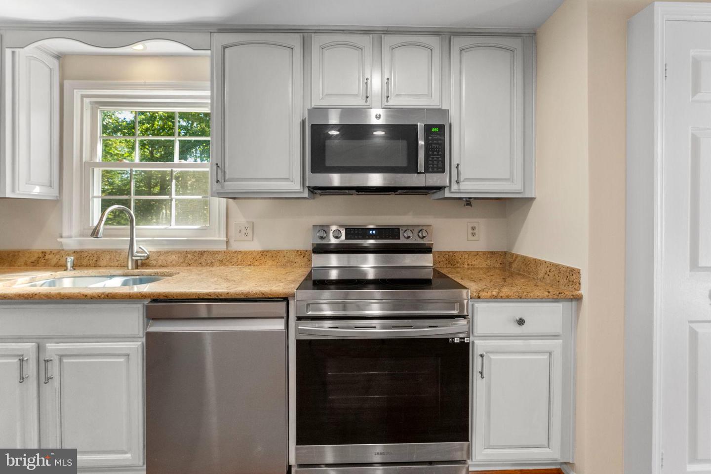 6605 DUVON PL, MANASSAS, Virginia 20111, 4 Bedrooms Bedrooms, 15 Rooms Rooms,3 BathroomsBathrooms,Residential,For sale,6605 DUVON PL,VAPW2105148 MLS # VAPW2105148