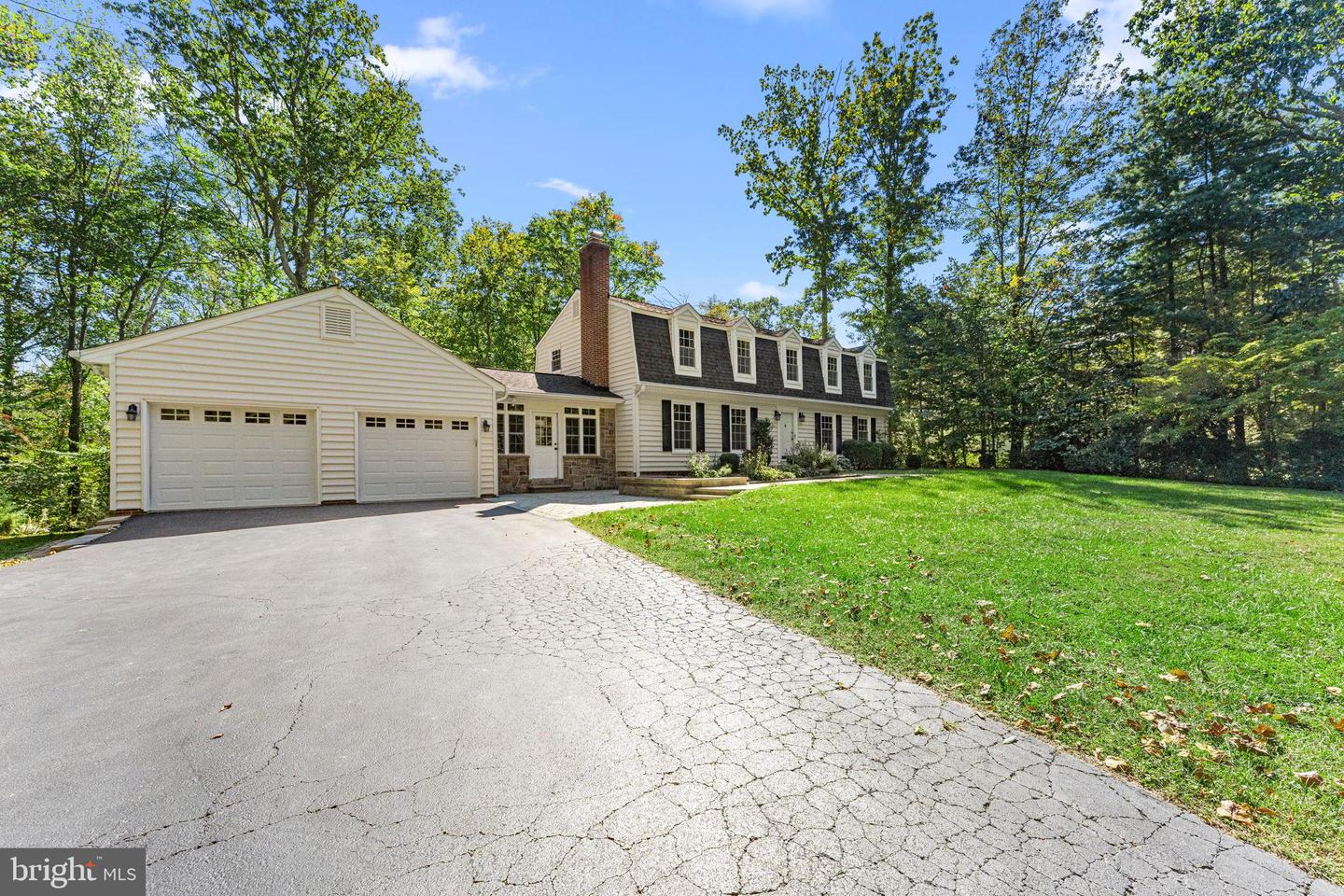6605 DUVON PL, MANASSAS, Virginia 20111, 4 Bedrooms Bedrooms, 15 Rooms Rooms,3 BathroomsBathrooms,Residential,For sale,6605 DUVON PL,VAPW2105148 MLS # VAPW2105148