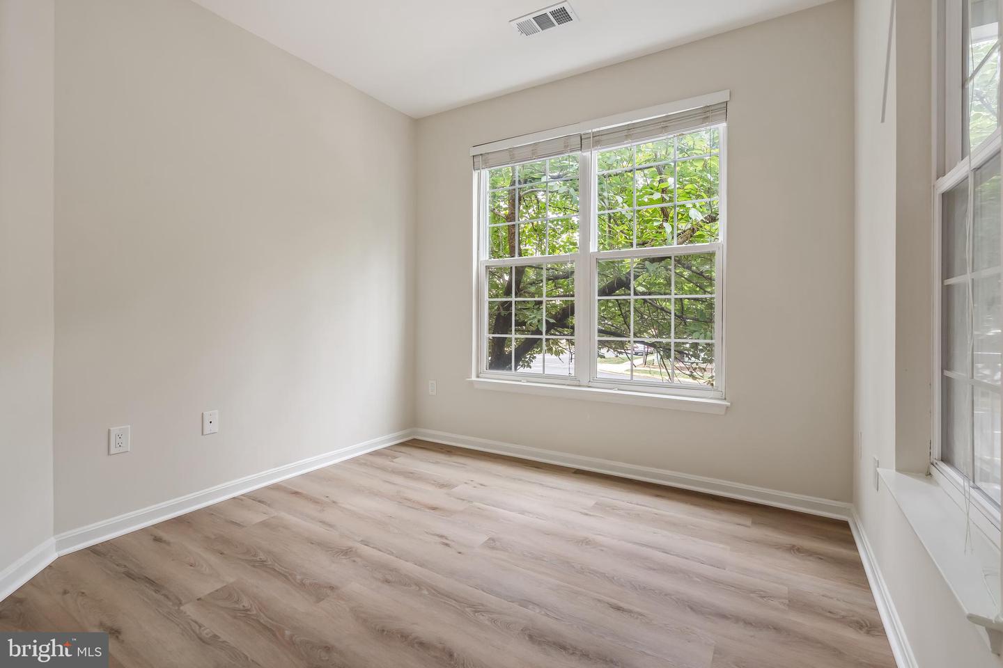 2711 BELLFOREST CT #109, VIENNA, Virginia 22180, 1 Bedroom Bedrooms, ,1 BathroomBathrooms,Residential,For sale,2711 BELLFOREST CT #109,VAFX2270210 MLS # VAFX2270210