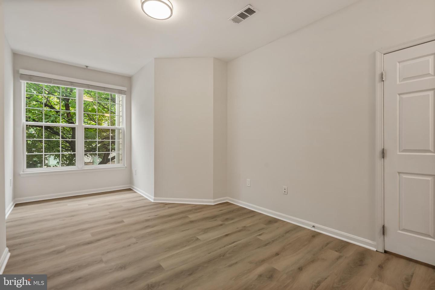 2711 BELLFOREST CT #109, VIENNA, Virginia 22180, 1 Bedroom Bedrooms, ,1 BathroomBathrooms,Residential,For sale,2711 BELLFOREST CT #109,VAFX2270210 MLS # VAFX2270210