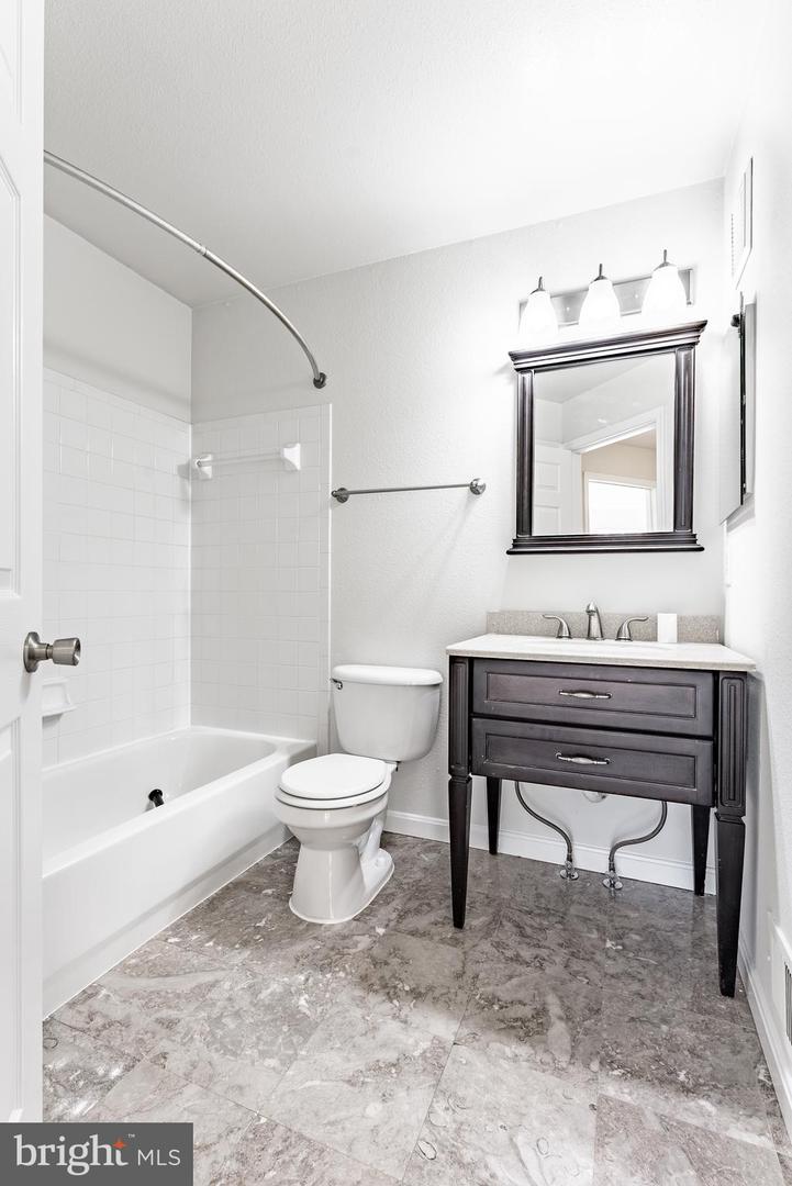 12887 FAIR BRIAR LN, FAIRFAX, Virginia 22033, 2 Bedrooms Bedrooms, ,2 BathroomsBathrooms,Residential,For sale,12887 FAIR BRIAR LN,VAFX2270262 MLS # VAFX2270262