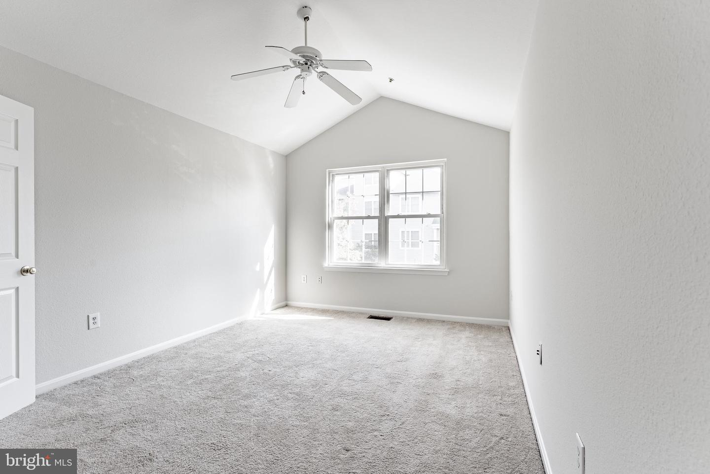 12887 FAIR BRIAR LN, FAIRFAX, Virginia 22033, 2 Bedrooms Bedrooms, ,2 BathroomsBathrooms,Residential,For sale,12887 FAIR BRIAR LN,VAFX2270262 MLS # VAFX2270262