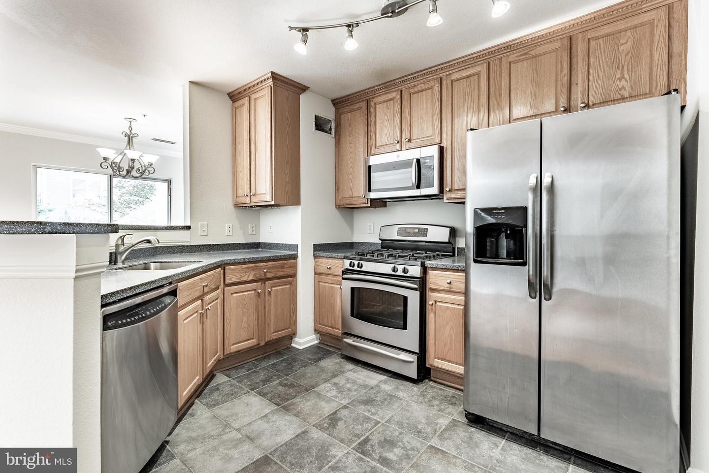 12887 FAIR BRIAR LN, FAIRFAX, Virginia 22033, 2 Bedrooms Bedrooms, ,2 BathroomsBathrooms,Residential,For sale,12887 FAIR BRIAR LN,VAFX2270262 MLS # VAFX2270262