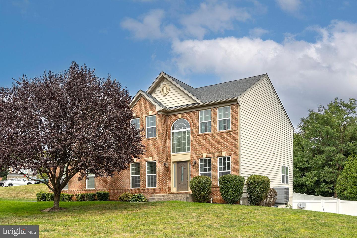 800 LAKE DR, WINCHESTER, Virginia 22601, 5 Bedrooms Bedrooms, ,4 BathroomsBathrooms,Residential,For sale,800 LAKE DR,VAWI2009168 MLS # VAWI2009168