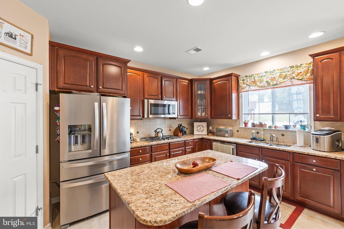 800 LAKE DR, WINCHESTER, Virginia 22601, 5 Bedrooms Bedrooms, ,4 BathroomsBathrooms,Residential,For sale,800 LAKE DR,VAWI2009168 MLS # VAWI2009168