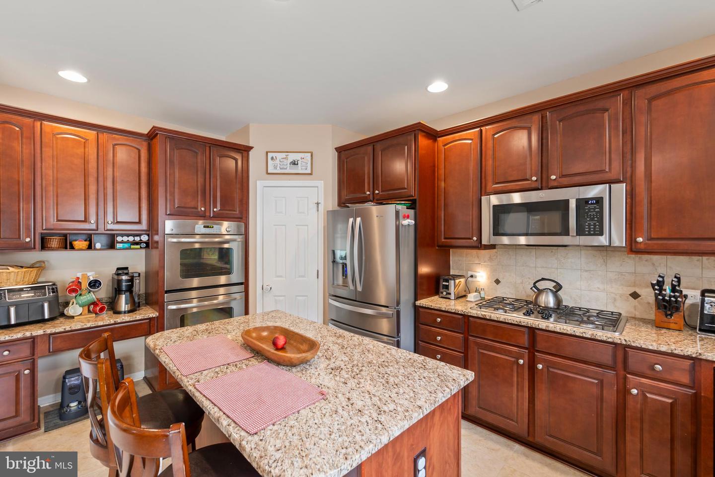 800 LAKE DR, WINCHESTER, Virginia 22601, 5 Bedrooms Bedrooms, ,4 BathroomsBathrooms,Residential,For sale,800 LAKE DR,VAWI2009168 MLS # VAWI2009168
