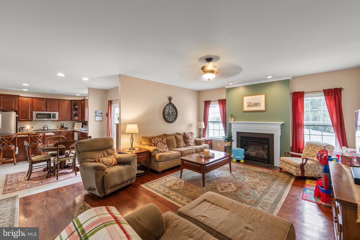 800 LAKE DR, WINCHESTER, Virginia 22601, 5 Bedrooms Bedrooms, ,4 BathroomsBathrooms,Residential,For sale,800 LAKE DR,VAWI2009168 MLS # VAWI2009168