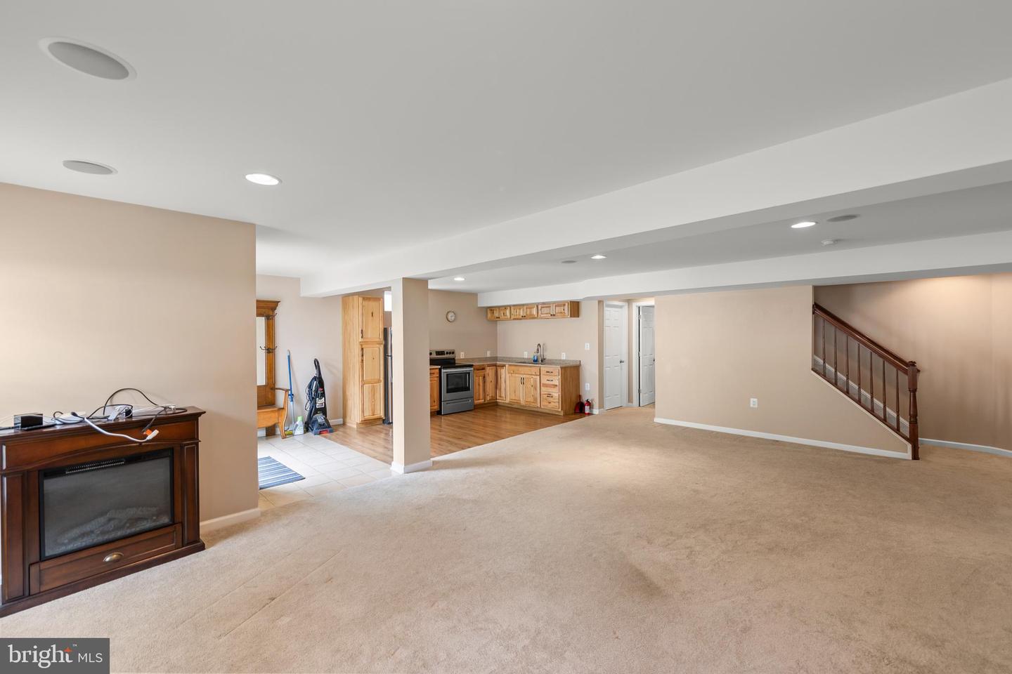 800 LAKE DR, WINCHESTER, Virginia 22601, 5 Bedrooms Bedrooms, ,4 BathroomsBathrooms,Residential,For sale,800 LAKE DR,VAWI2009168 MLS # VAWI2009168