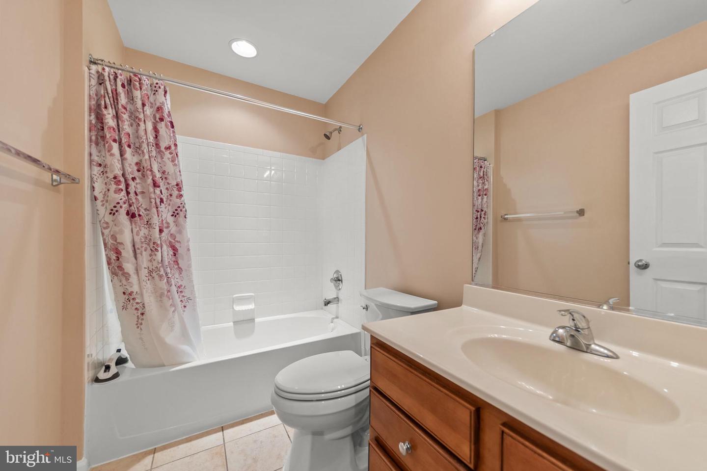 800 LAKE DR, WINCHESTER, Virginia 22601, 5 Bedrooms Bedrooms, ,4 BathroomsBathrooms,Residential,For sale,800 LAKE DR,VAWI2009168 MLS # VAWI2009168