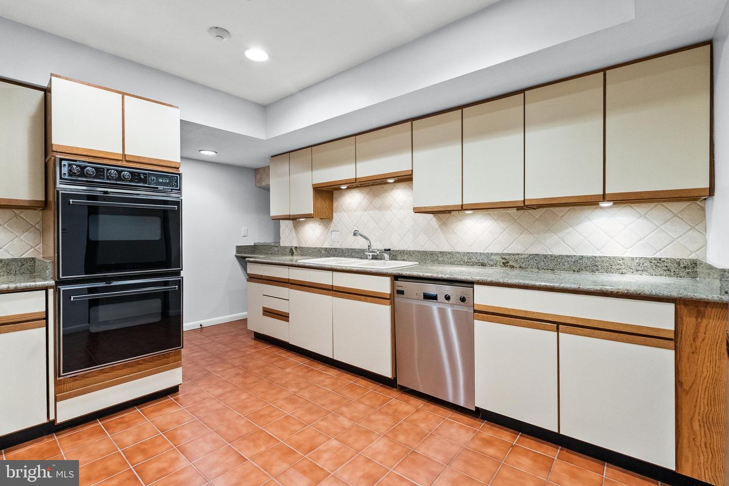 536 SPRINGVALE RD, GREAT FALLS, Virginia 22066, 6 Bedrooms Bedrooms, ,7 BathroomsBathrooms,Residential,For sale,536 SPRINGVALE RD,VAFX2270218 MLS # VAFX2270218