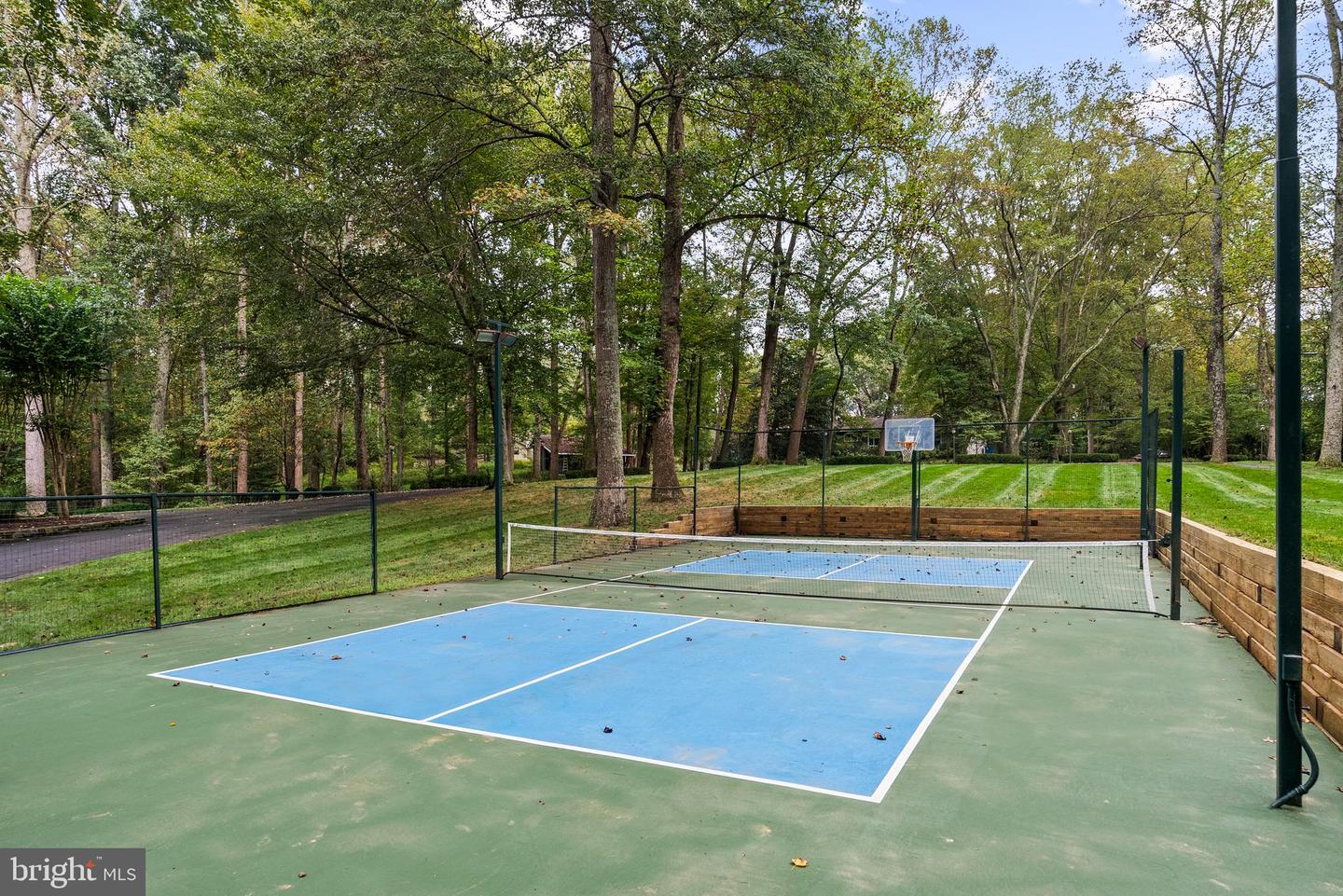 536 SPRINGVALE RD, GREAT FALLS, Virginia 22066, 6 Bedrooms Bedrooms, ,7 BathroomsBathrooms,Residential,For sale,536 SPRINGVALE RD,VAFX2270218 MLS # VAFX2270218