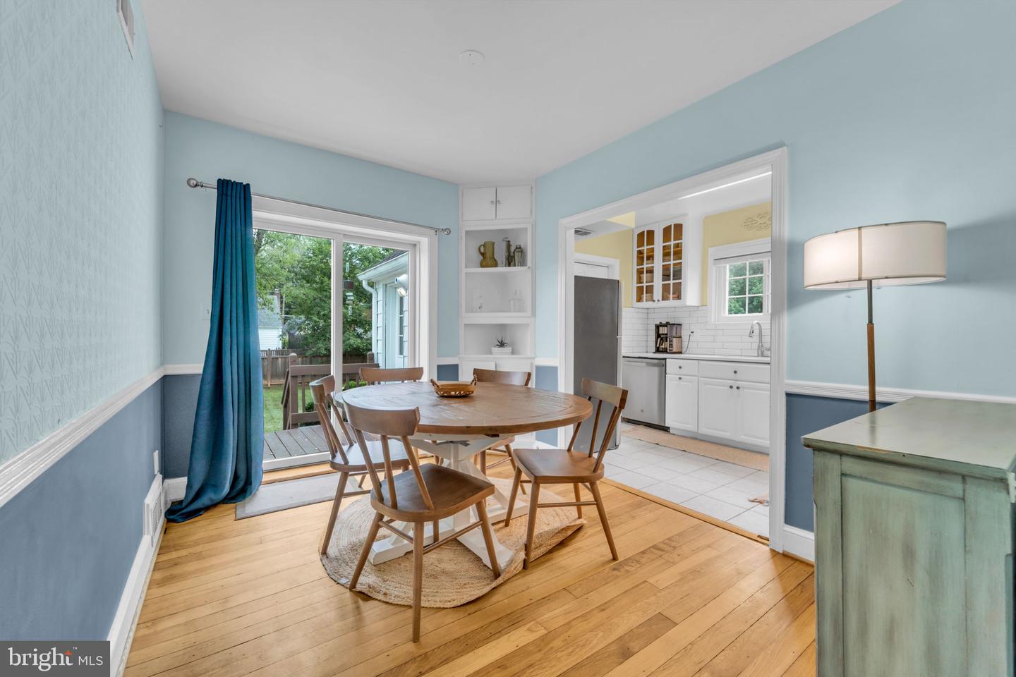 2805 W GEORGE MASON RD, FALLS CHURCH, Virginia 22042, 4 Bedrooms Bedrooms, ,2 BathroomsBathrooms,Residential,For sale,2805 W GEORGE MASON RD,VAFX2270254 MLS # VAFX2270254