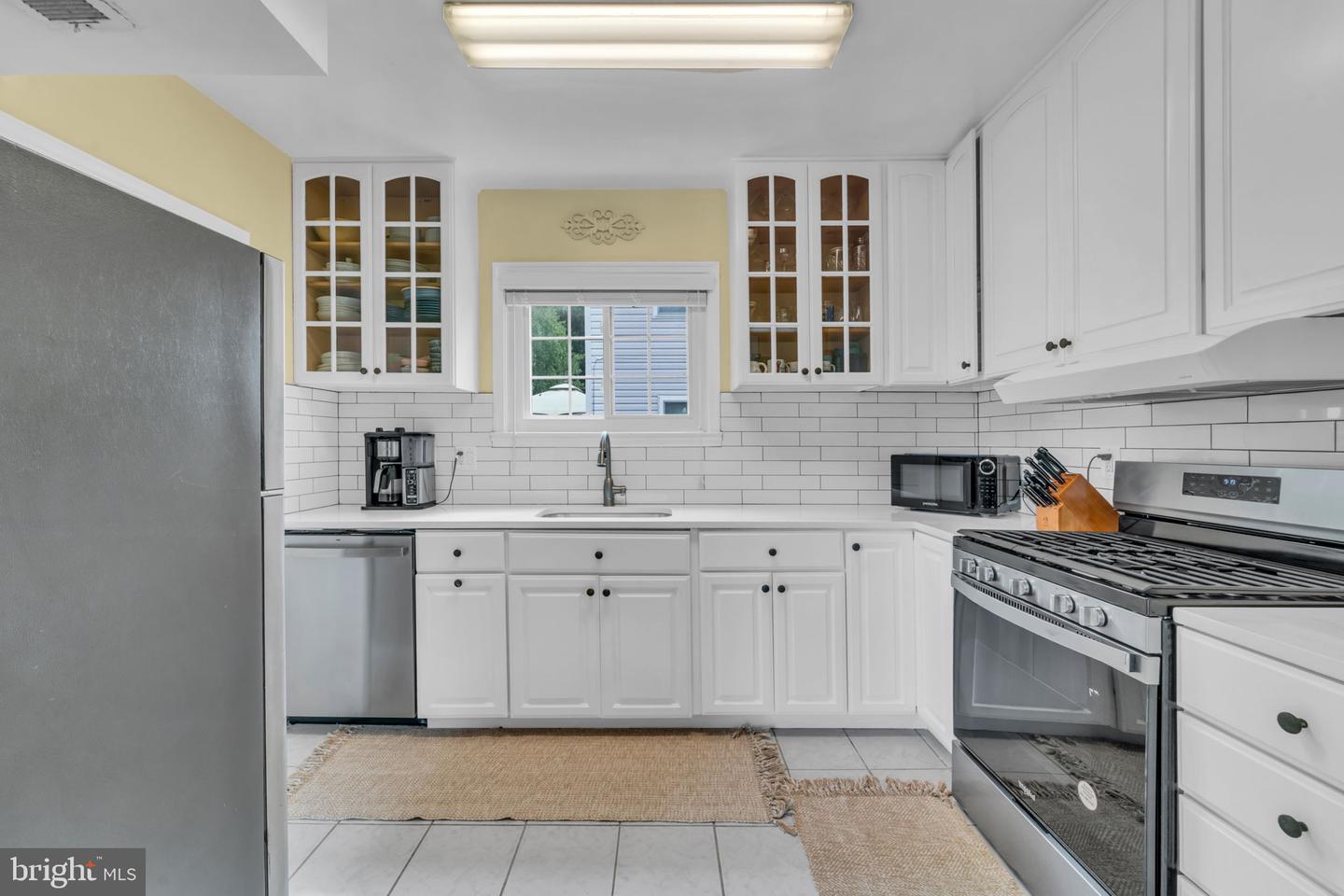 2805 W GEORGE MASON RD, FALLS CHURCH, Virginia 22042, 4 Bedrooms Bedrooms, ,2 BathroomsBathrooms,Residential,For sale,2805 W GEORGE MASON RD,VAFX2270254 MLS # VAFX2270254