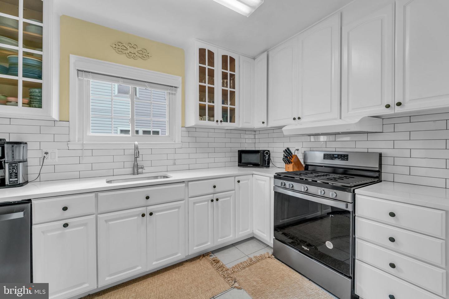 2805 W GEORGE MASON RD, FALLS CHURCH, Virginia 22042, 4 Bedrooms Bedrooms, ,2 BathroomsBathrooms,Residential,For sale,2805 W GEORGE MASON RD,VAFX2270254 MLS # VAFX2270254