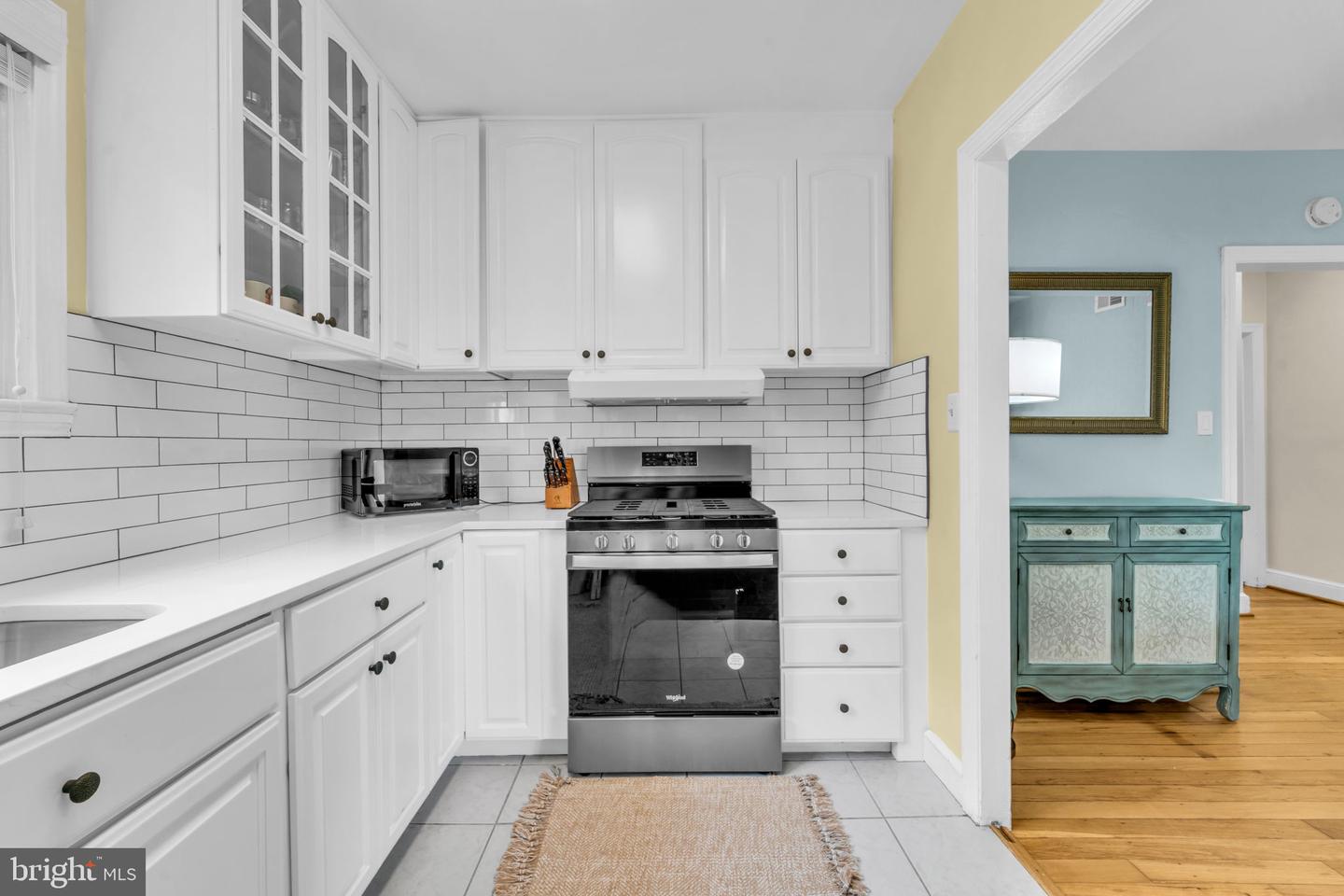 2805 W GEORGE MASON RD, FALLS CHURCH, Virginia 22042, 4 Bedrooms Bedrooms, ,2 BathroomsBathrooms,Residential,For sale,2805 W GEORGE MASON RD,VAFX2270254 MLS # VAFX2270254