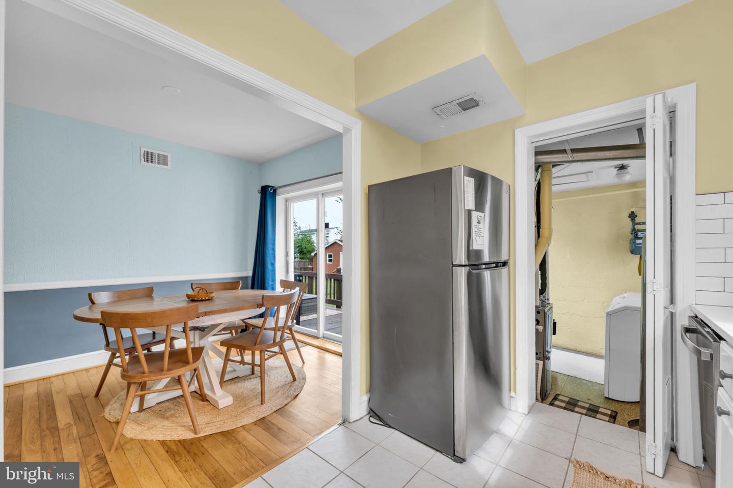 2805 W GEORGE MASON RD, FALLS CHURCH, Virginia 22042, 4 Bedrooms Bedrooms, ,2 BathroomsBathrooms,Residential,For sale,2805 W GEORGE MASON RD,VAFX2270254 MLS # VAFX2270254