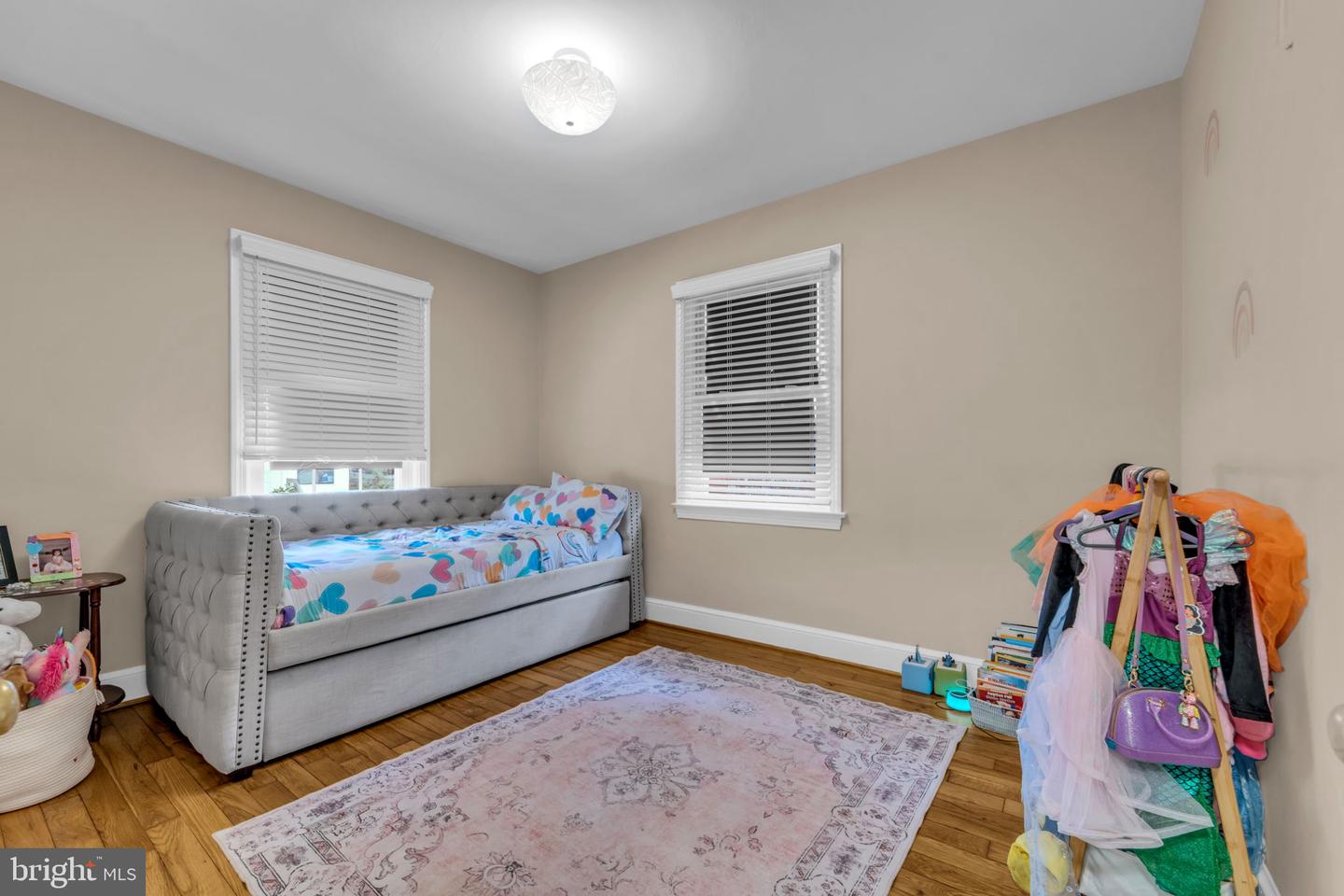 2805 W GEORGE MASON RD, FALLS CHURCH, Virginia 22042, 4 Bedrooms Bedrooms, ,2 BathroomsBathrooms,Residential,For sale,2805 W GEORGE MASON RD,VAFX2270254 MLS # VAFX2270254