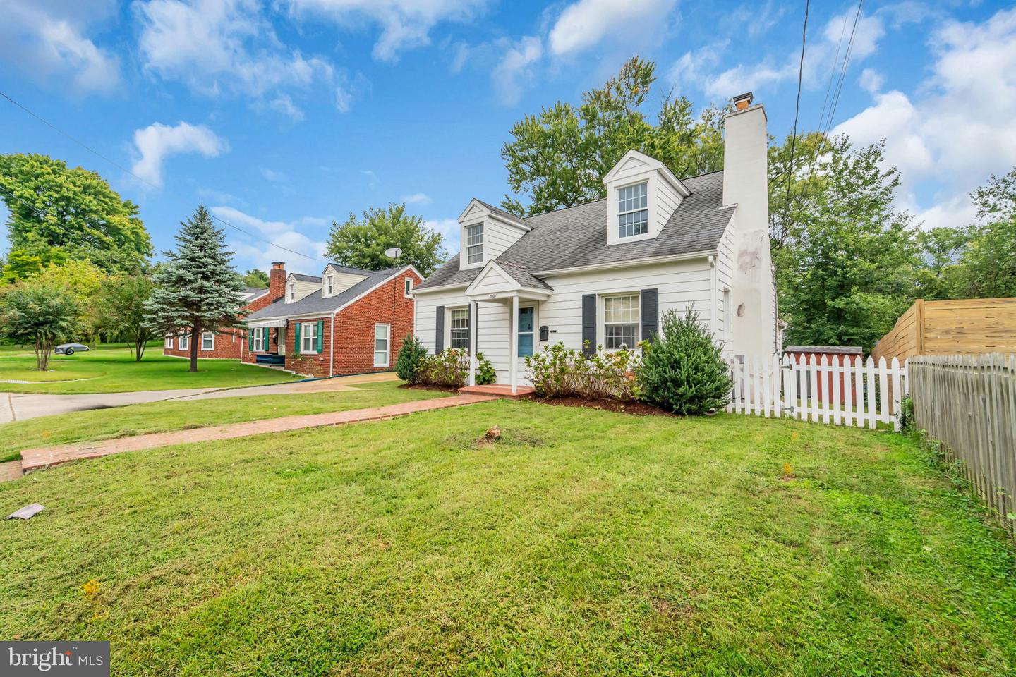2805 W GEORGE MASON RD, FALLS CHURCH, Virginia 22042, 4 Bedrooms Bedrooms, ,2 BathroomsBathrooms,Residential,For sale,2805 W GEORGE MASON RD,VAFX2270254 MLS # VAFX2270254